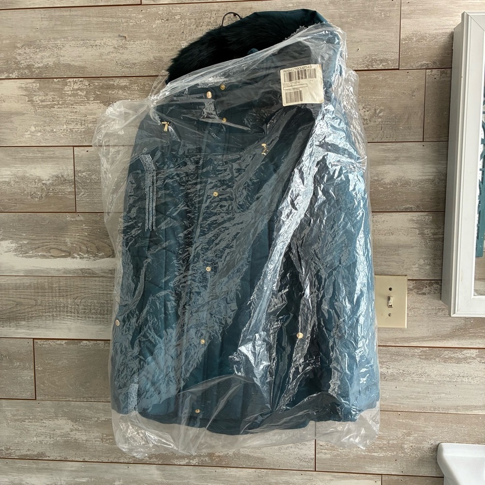 NWT Susan Graver Quilted Jacket w/ Removable Faux Fur Trimmed Hood - Picture 7 of 8